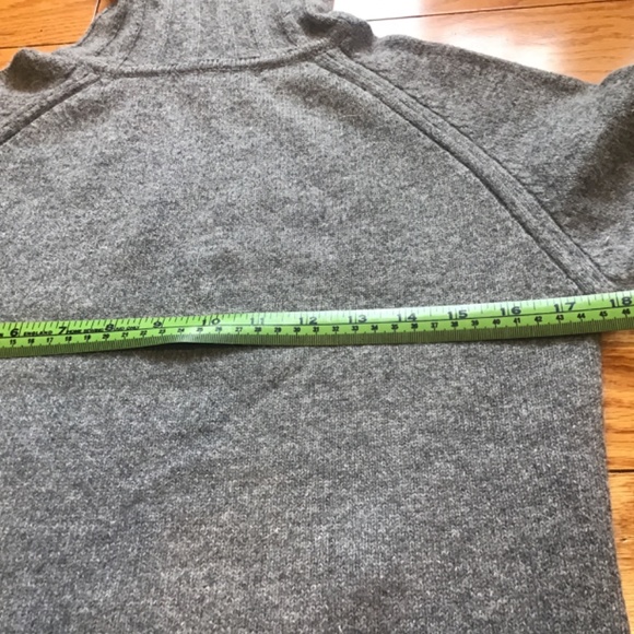 Sweater - Picture 4 of 10